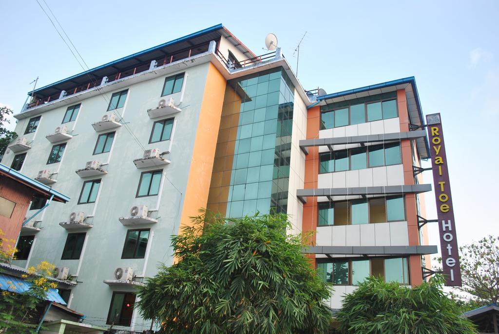 Royal Toe Hotel Rangum Exterior foto